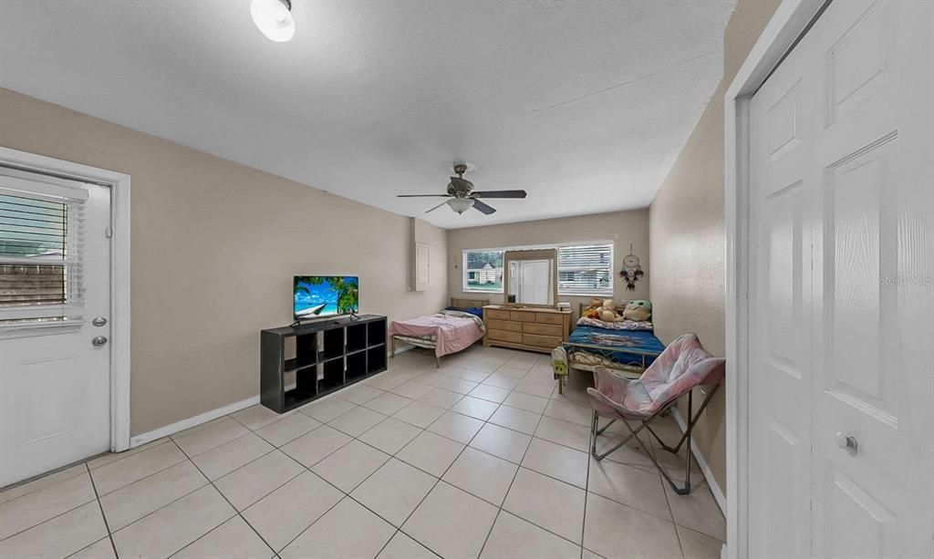 For Sale: $320,000 (3 beds, 1 baths, 1444 Square Feet)