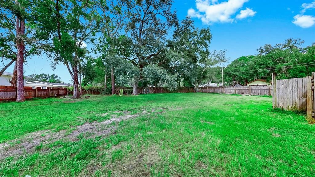 For Sale: $320,000 (3 beds, 1 baths, 1444 Square Feet)