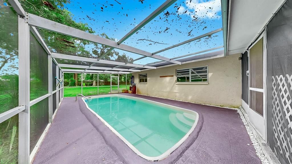 For Sale: $320,000 (3 beds, 1 baths, 1444 Square Feet)