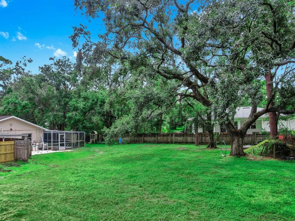 For Sale: $320,000 (3 beds, 1 baths, 1444 Square Feet)