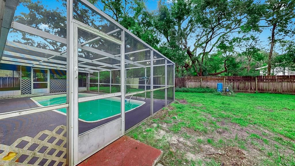 For Sale: $320,000 (3 beds, 1 baths, 1444 Square Feet)