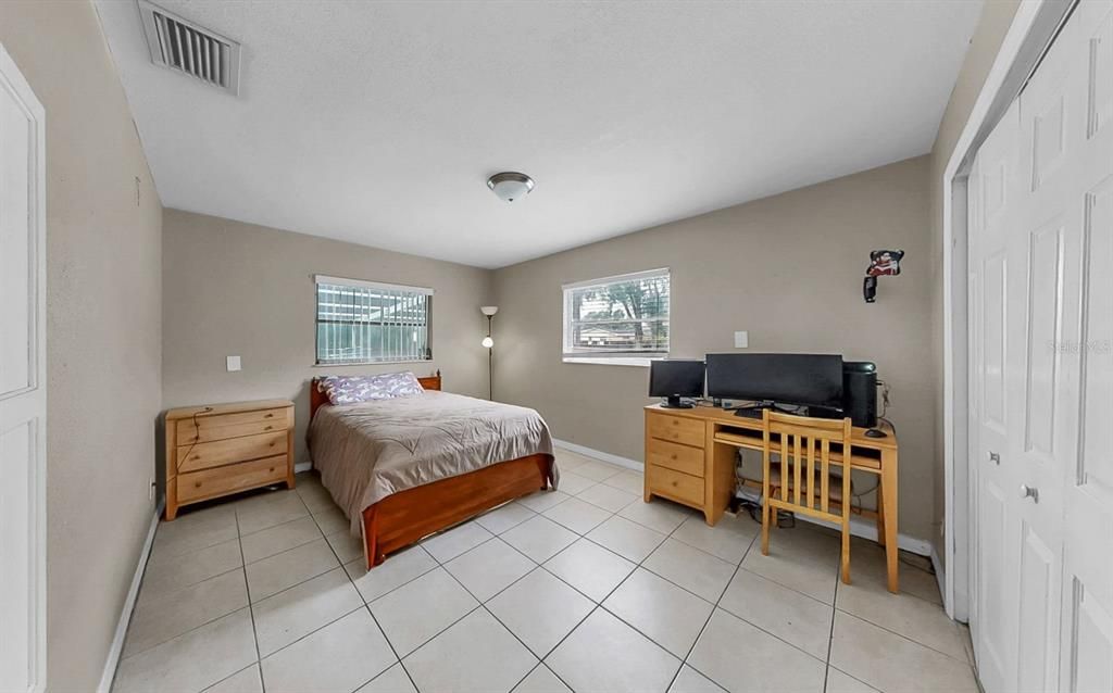 For Sale: $320,000 (3 beds, 1 baths, 1444 Square Feet)