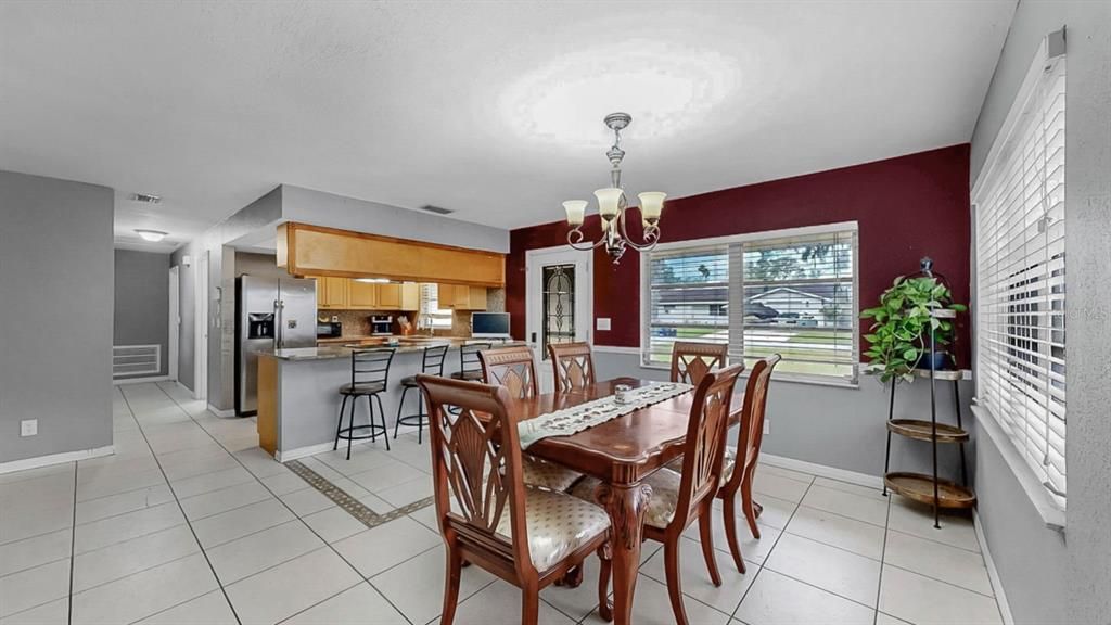 For Sale: $320,000 (3 beds, 1 baths, 1444 Square Feet)