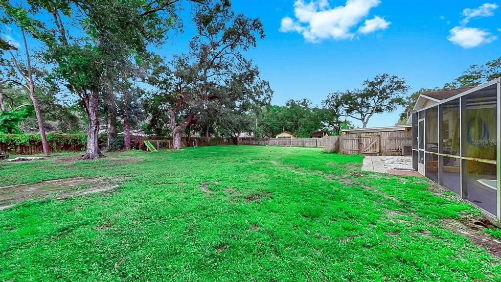 For Sale: $320,000 (3 beds, 1 baths, 1444 Square Feet)