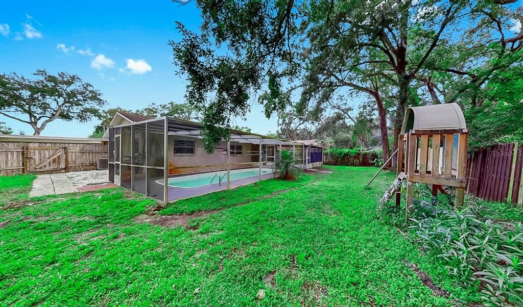 For Sale: $320,000 (3 beds, 1 baths, 1444 Square Feet)