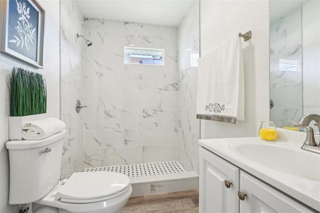 En Venta: $287,900 (3 camas, 2 baños, 770 Pies cuadrados)