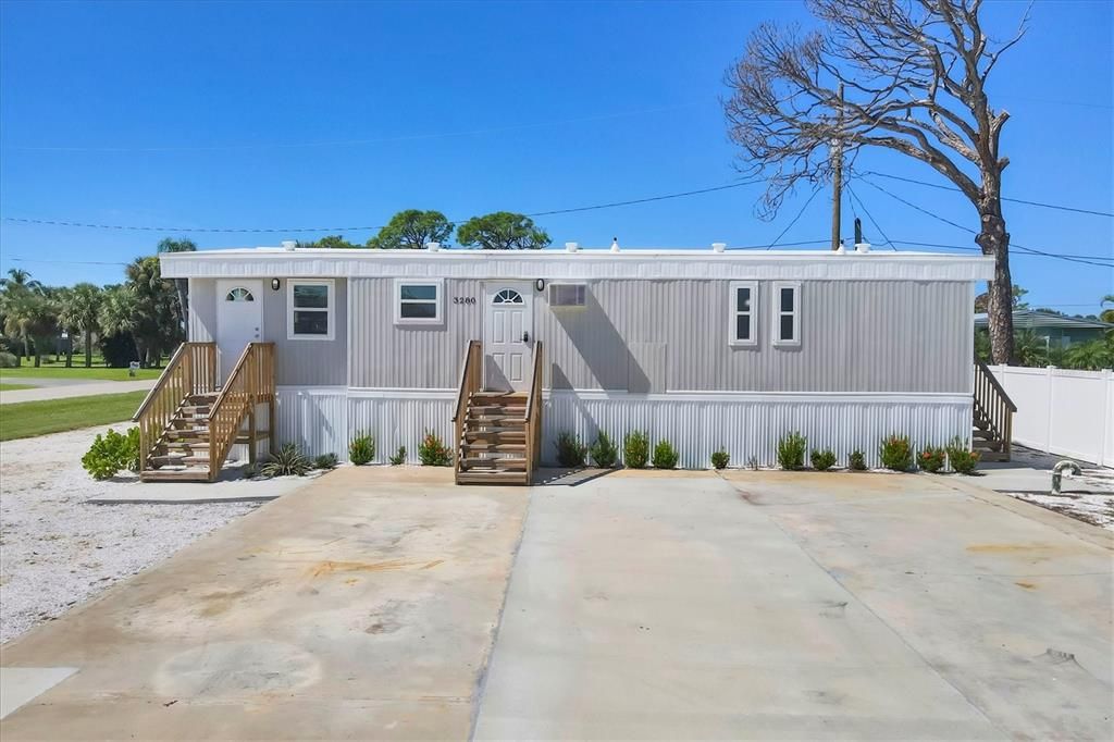 For Rent: $3,300 (3 beds, 2 baths, 900 Square Feet)