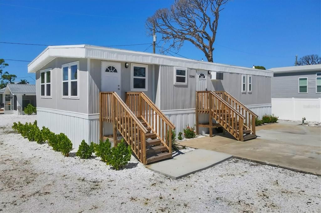 For Rent: $3,300 (3 beds, 2 baths, 900 Square Feet)