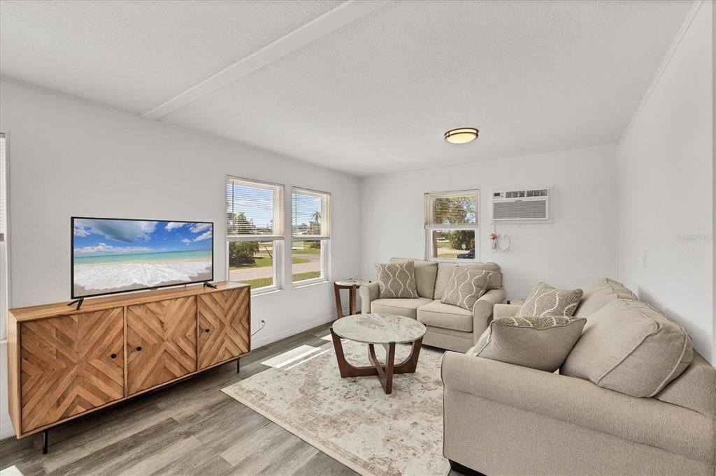 For Rent: $3,300 (3 beds, 2 baths, 900 Square Feet)