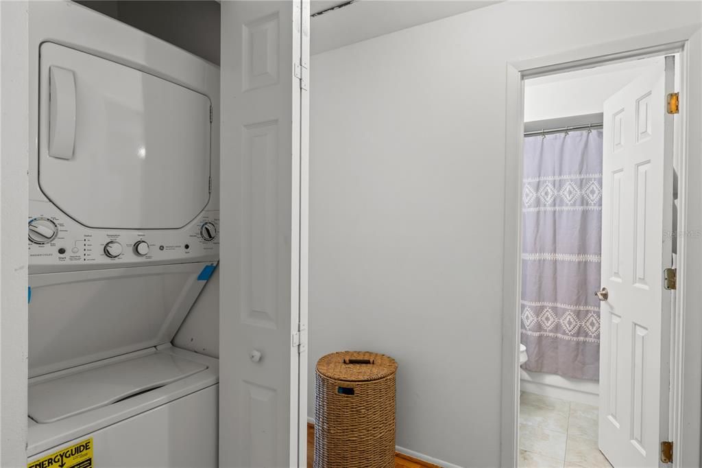 待售: $220,000 (2 贝兹, 2 浴室, 864 平方英尺)