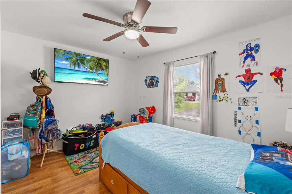 待售: $220,000 (2 贝兹, 2 浴室, 864 平方英尺)