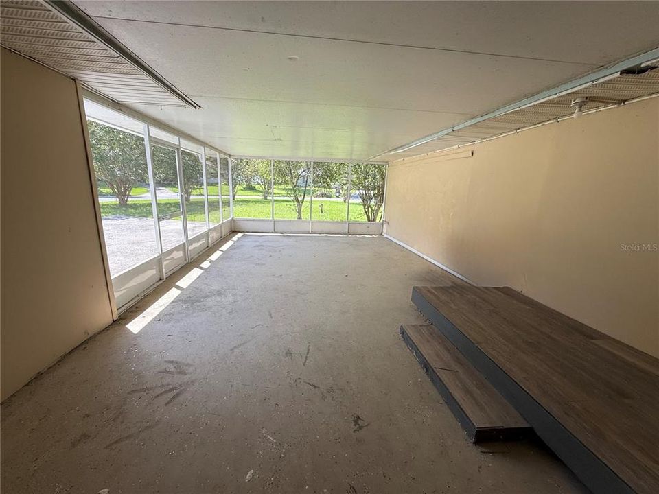 待售: $279,900 (4 贝兹, 2 浴室, 1951 平方英尺)