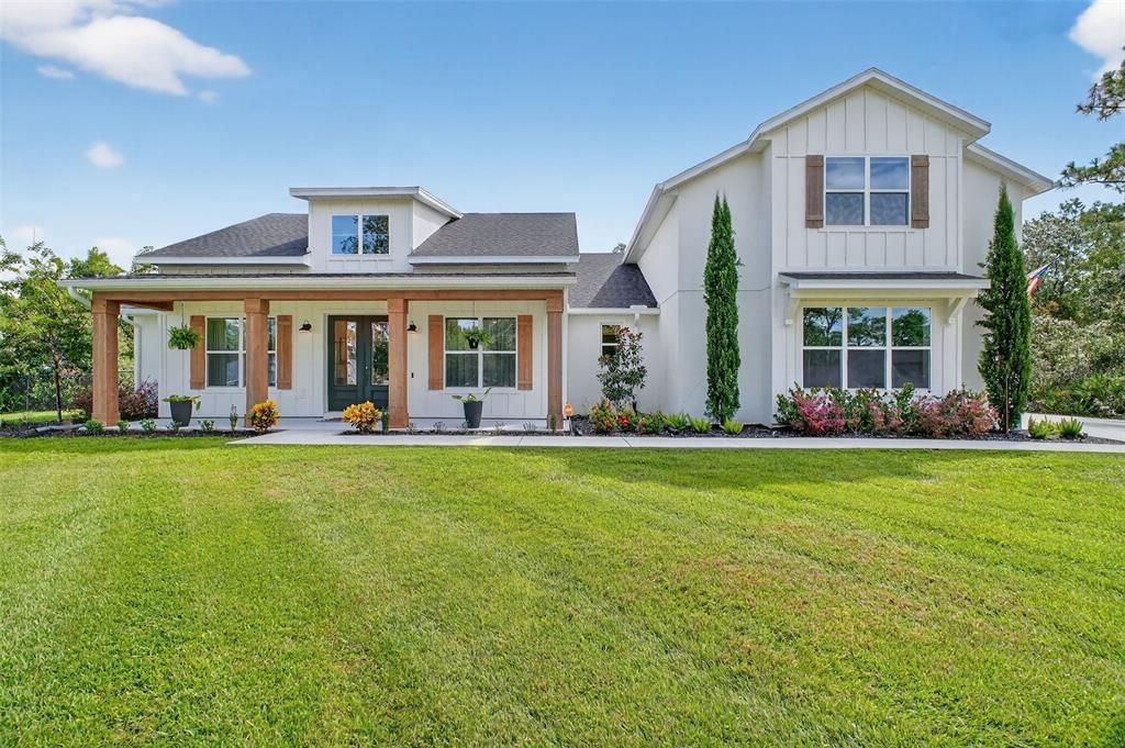 Под контрактом: $664,900 (5 спален, 3 ванн, 2715 Квадратных фут)