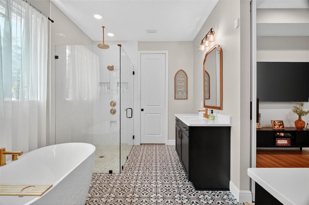 Под контрактом: $664,900 (5 спален, 3 ванн, 2715 Квадратных фут)