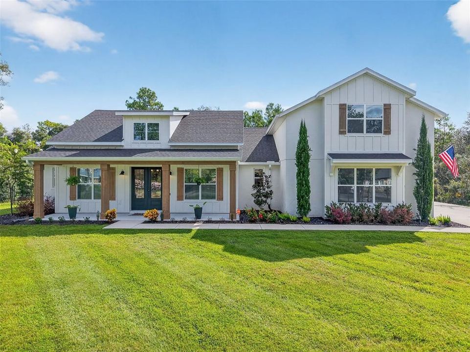 Под контрактом: $664,900 (5 спален, 3 ванн, 2715 Квадратных фут)