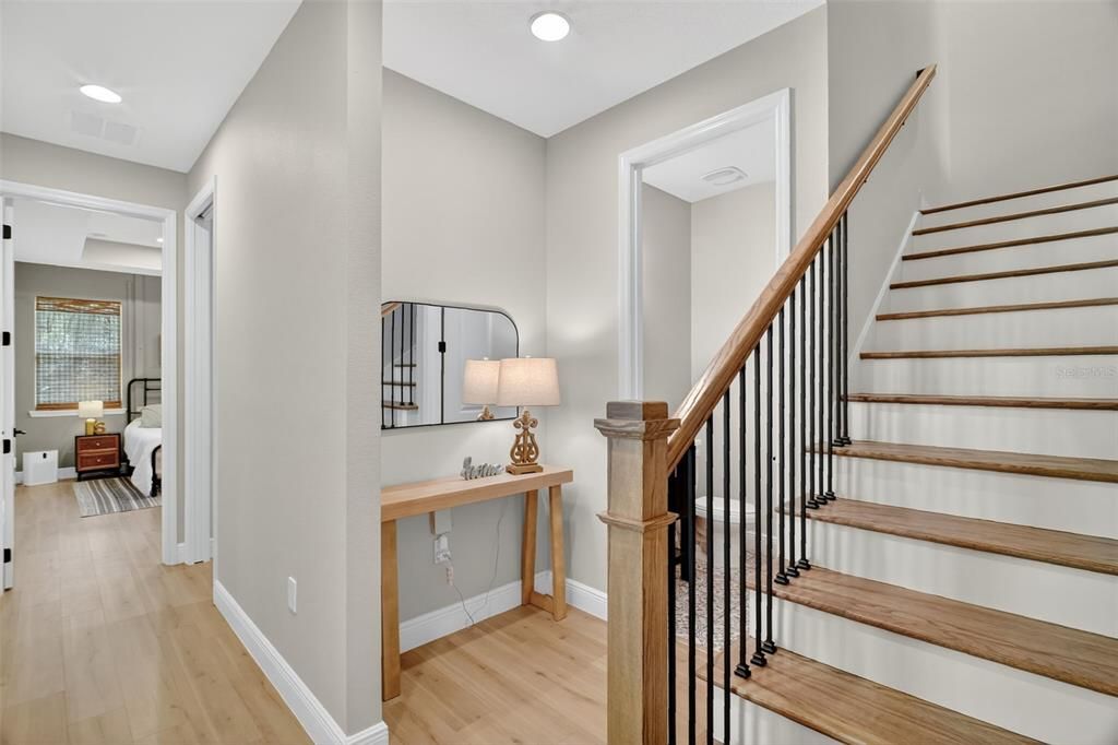 Под контрактом: $664,900 (5 спален, 3 ванн, 2715 Квадратных фут)