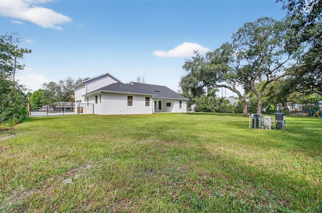 Под контрактом: $664,900 (5 спален, 3 ванн, 2715 Квадратных фут)