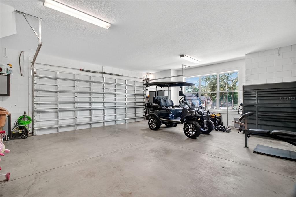 Под контрактом: $664,900 (5 спален, 3 ванн, 2715 Квадратных фут)