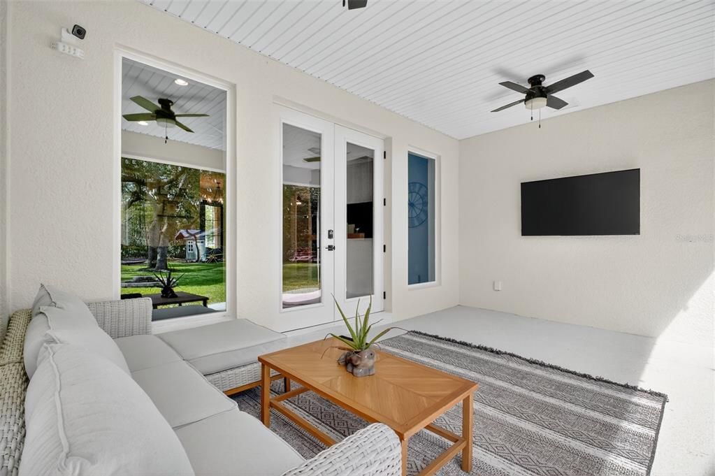 Под контрактом: $664,900 (5 спален, 3 ванн, 2715 Квадратных фут)