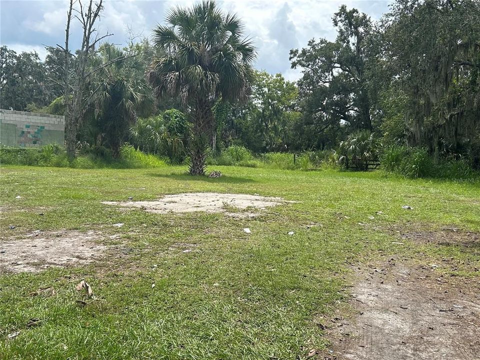 待售: $60,000 (0.14 acres)