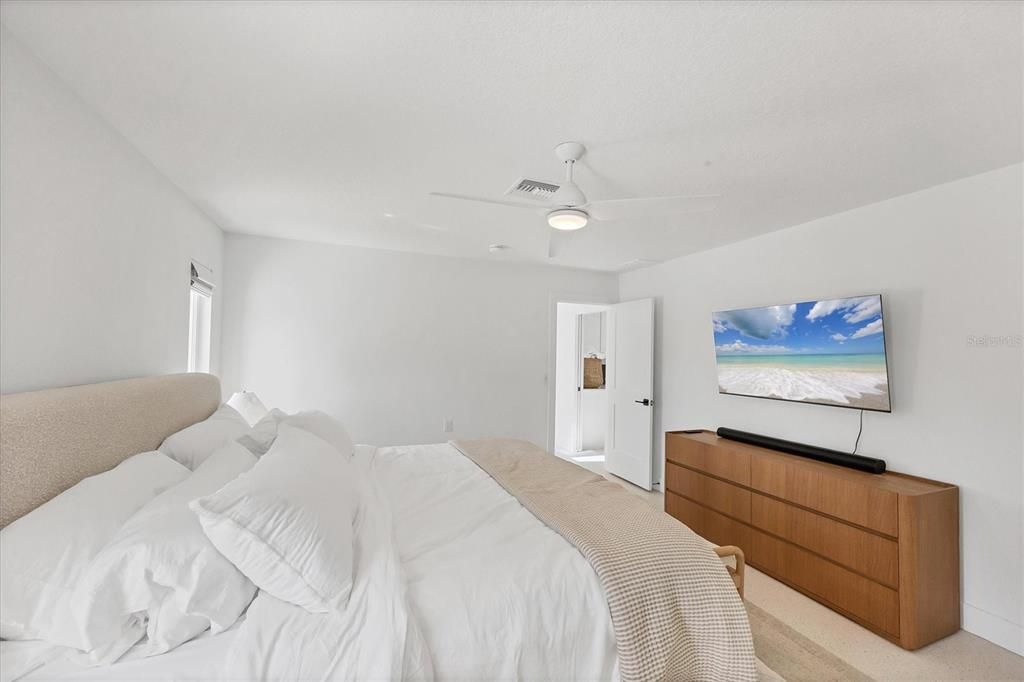 For Rent: $7,500 (2 beds, 2 baths, 1394 Square Feet)