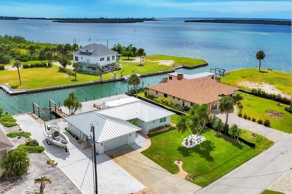 For Rent: $7,500 (2 beds, 2 baths, 1394 Square Feet)