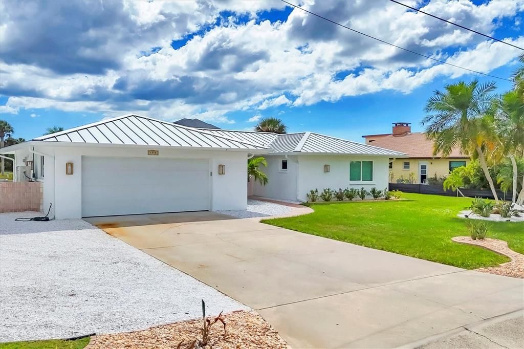 For Rent: $7,500 (2 beds, 2 baths, 1394 Square Feet)