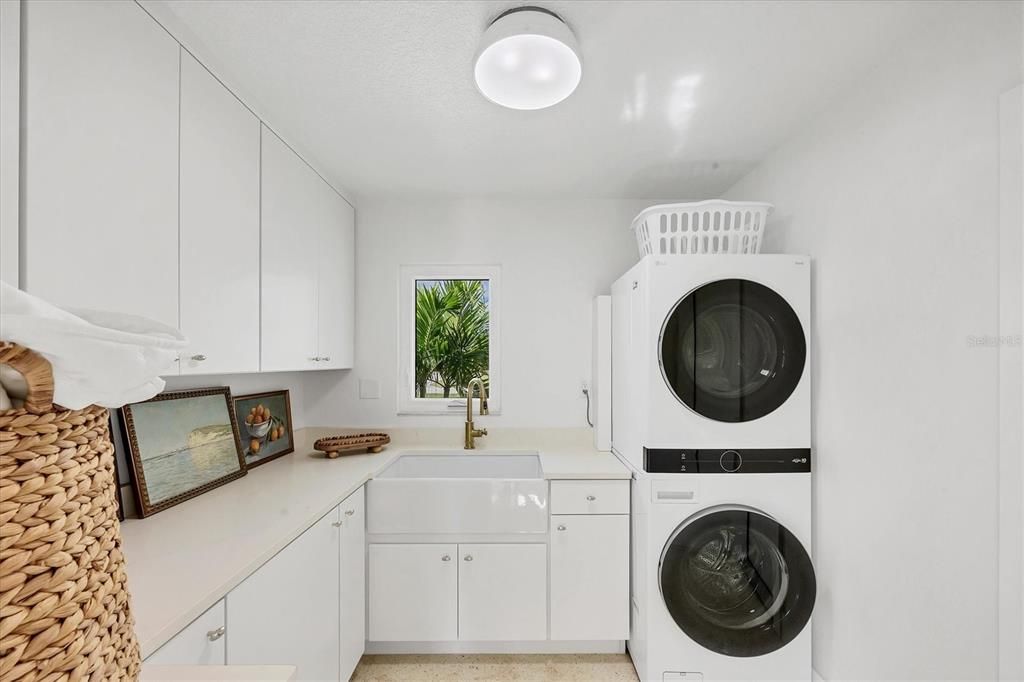 For Rent: $7,500 (2 beds, 2 baths, 1394 Square Feet)