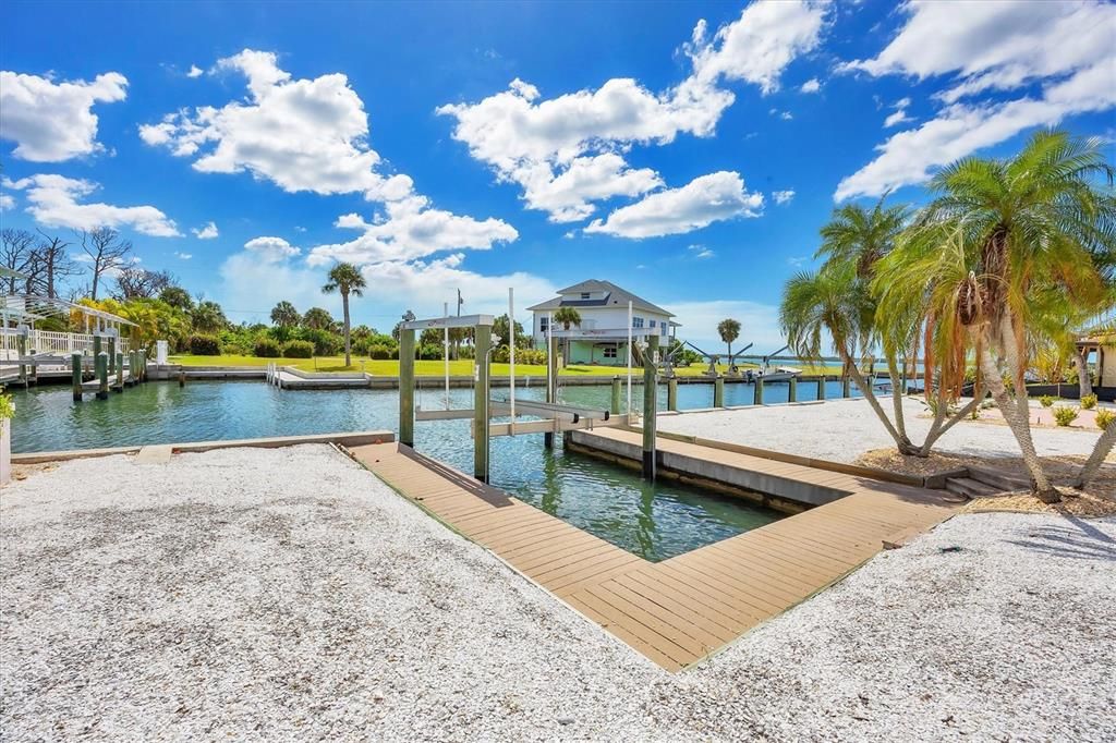 For Rent: $7,500 (2 beds, 2 baths, 1394 Square Feet)