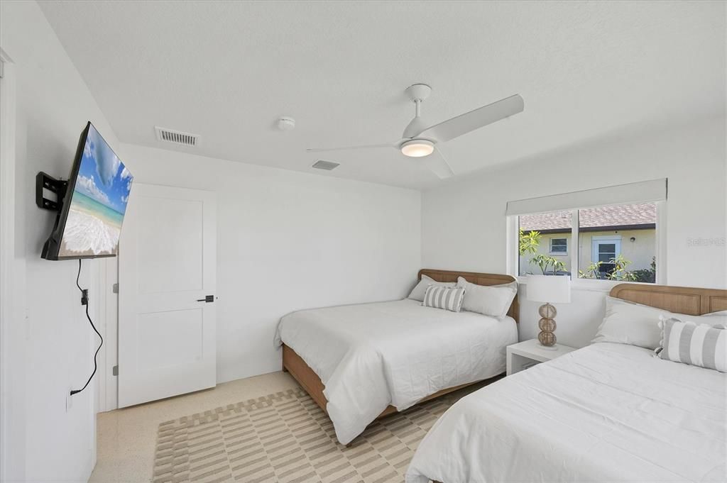 For Rent: $7,500 (2 beds, 2 baths, 1394 Square Feet)