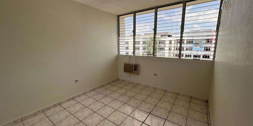 На продажу: $364,900 (3 спален, 2 ванн, 1922 Квадратных фут)