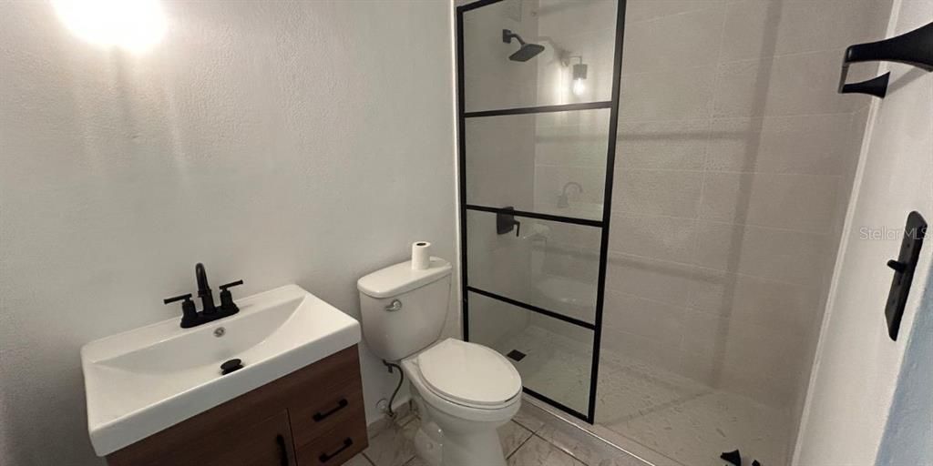 На продажу: $364,900 (3 спален, 2 ванн, 1922 Квадратных фут)