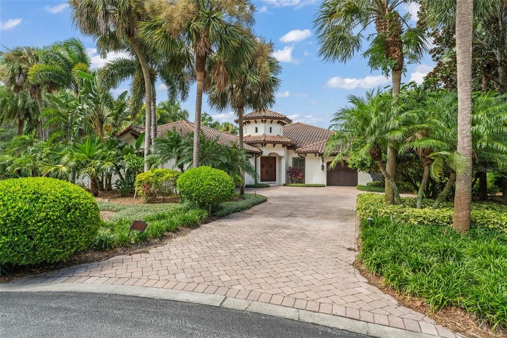 For Sale: $3,699,000 (3 beds, 3 baths, 4262 Square Feet)