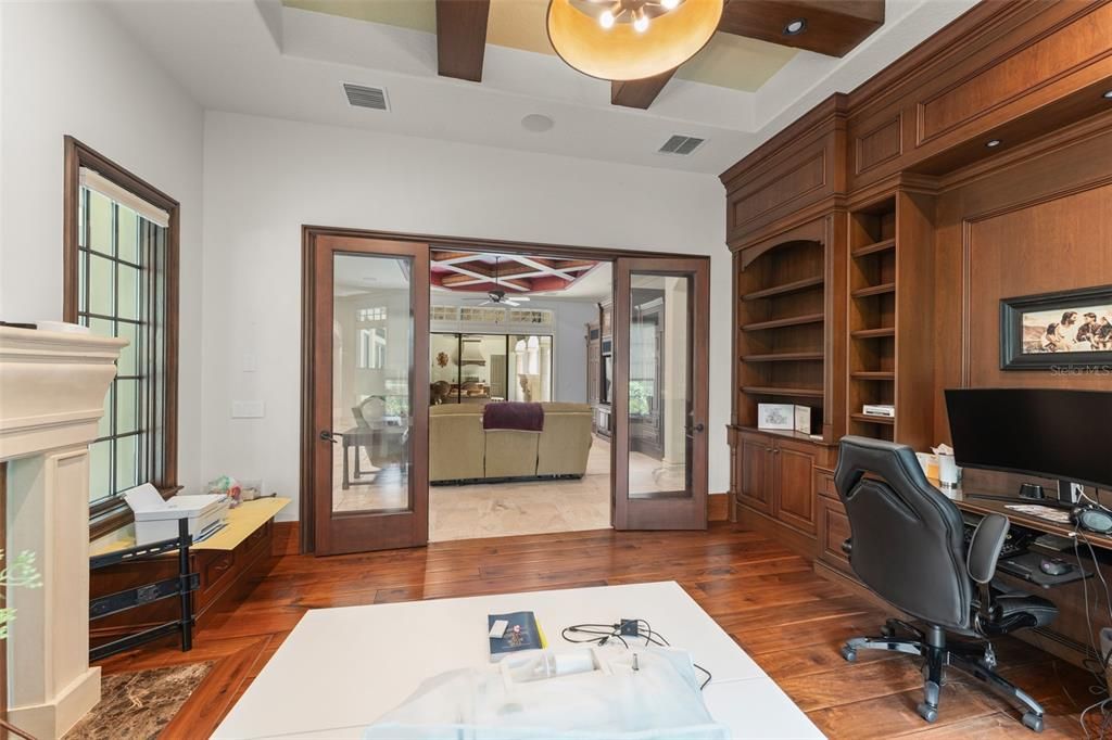 For Sale: $3,699,000 (3 beds, 3 baths, 4262 Square Feet)