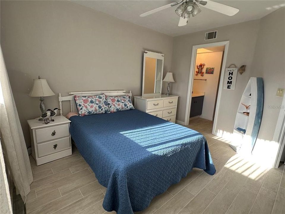 For Rent: $3,700 (2 beds, 2 baths, 1093 Square Feet)