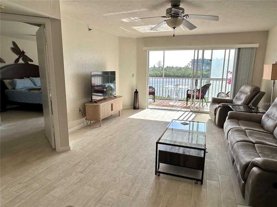 For Rent: $3,700 (2 beds, 2 baths, 1093 Square Feet)