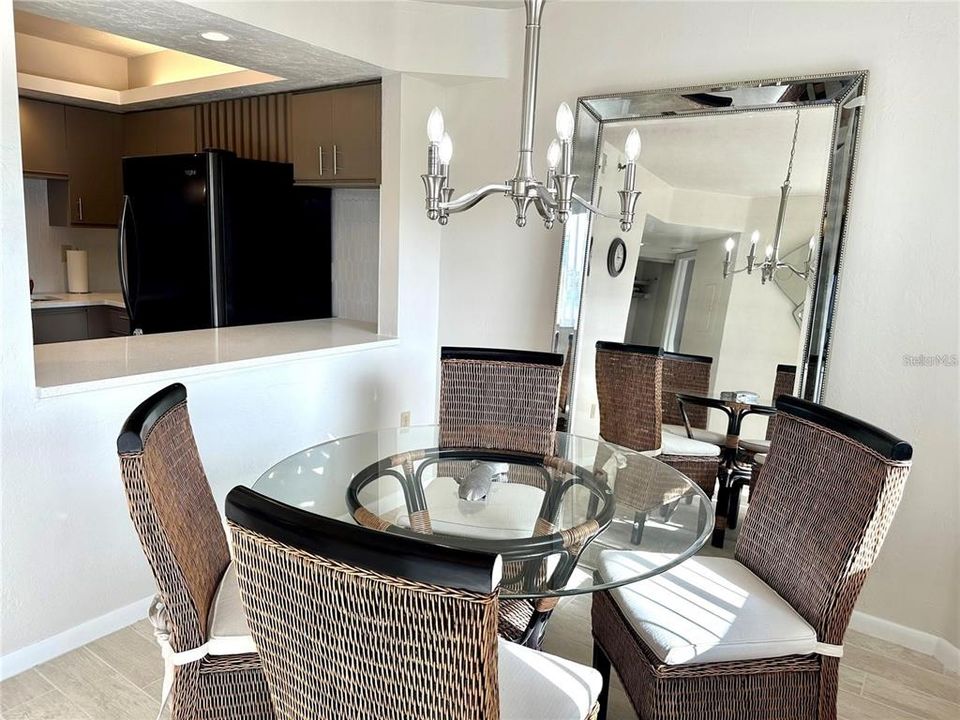 For Rent: $3,700 (2 beds, 2 baths, 1093 Square Feet)