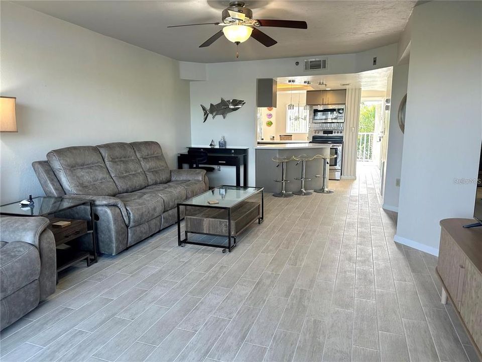 For Rent: $3,700 (2 beds, 2 baths, 1093 Square Feet)