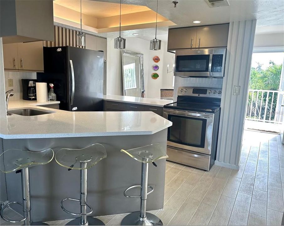 For Rent: $3,700 (2 beds, 2 baths, 1093 Square Feet)