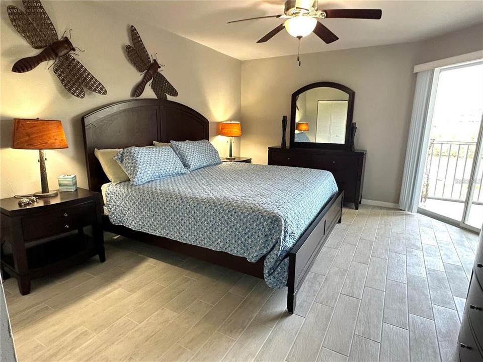 For Rent: $3,700 (2 beds, 2 baths, 1093 Square Feet)