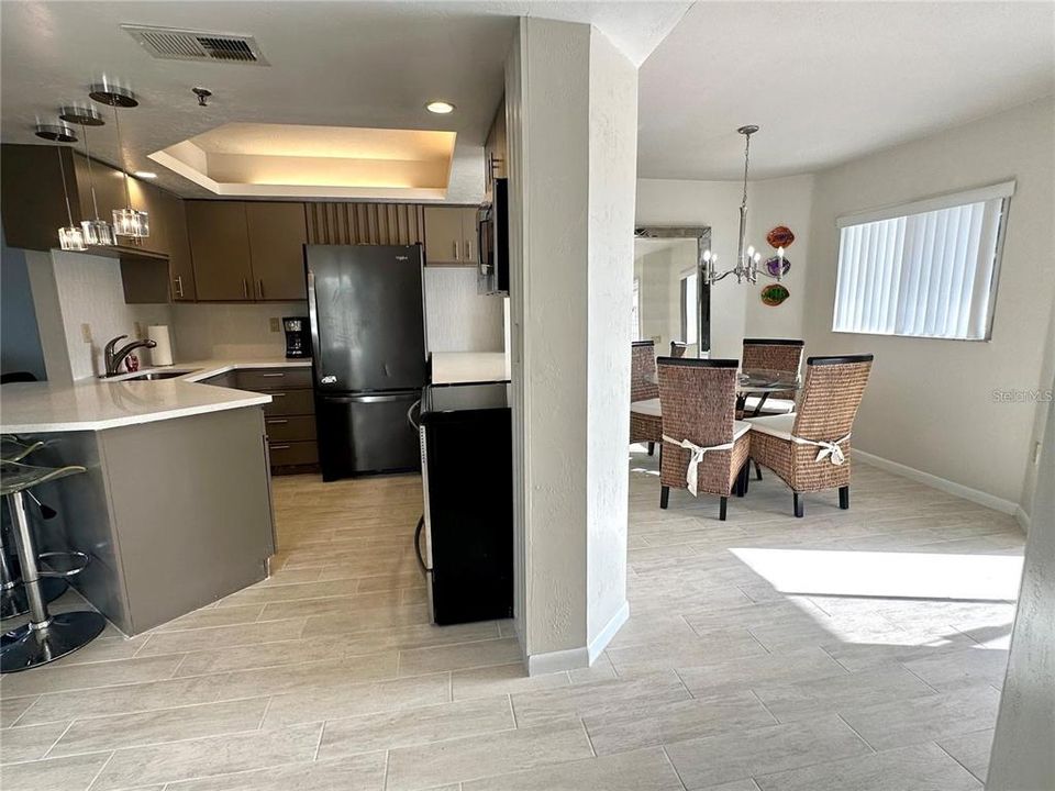 For Rent: $3,700 (2 beds, 2 baths, 1093 Square Feet)