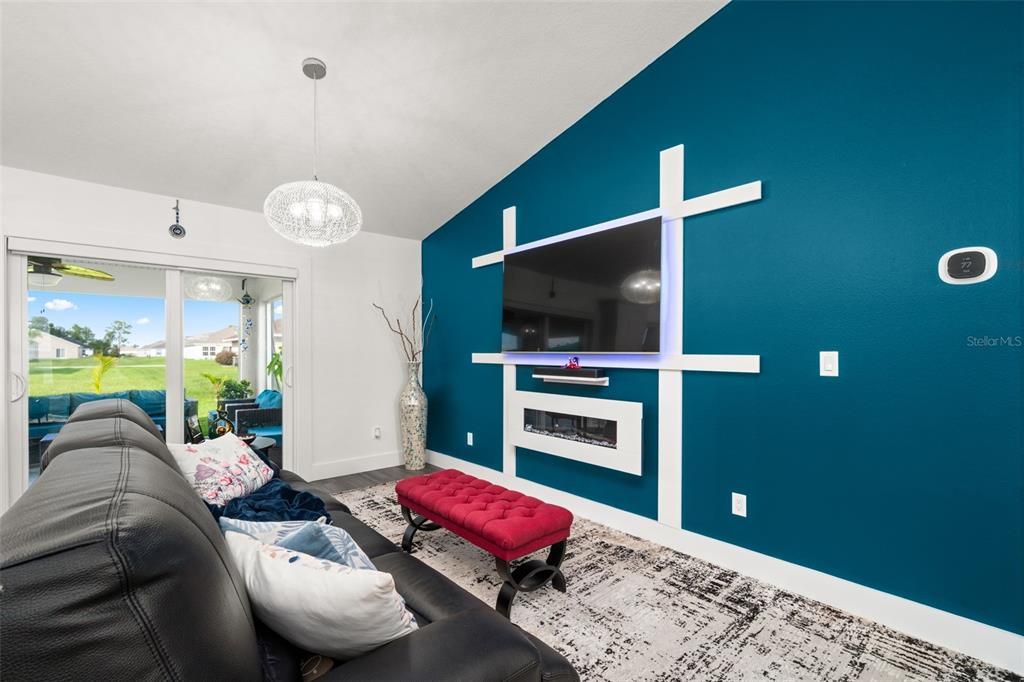 For Sale: $342,900 (3 beds, 2 baths, 1640 Square Feet)