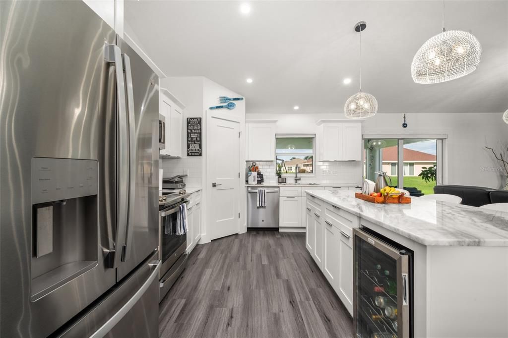 For Sale: $342,900 (3 beds, 2 baths, 1640 Square Feet)