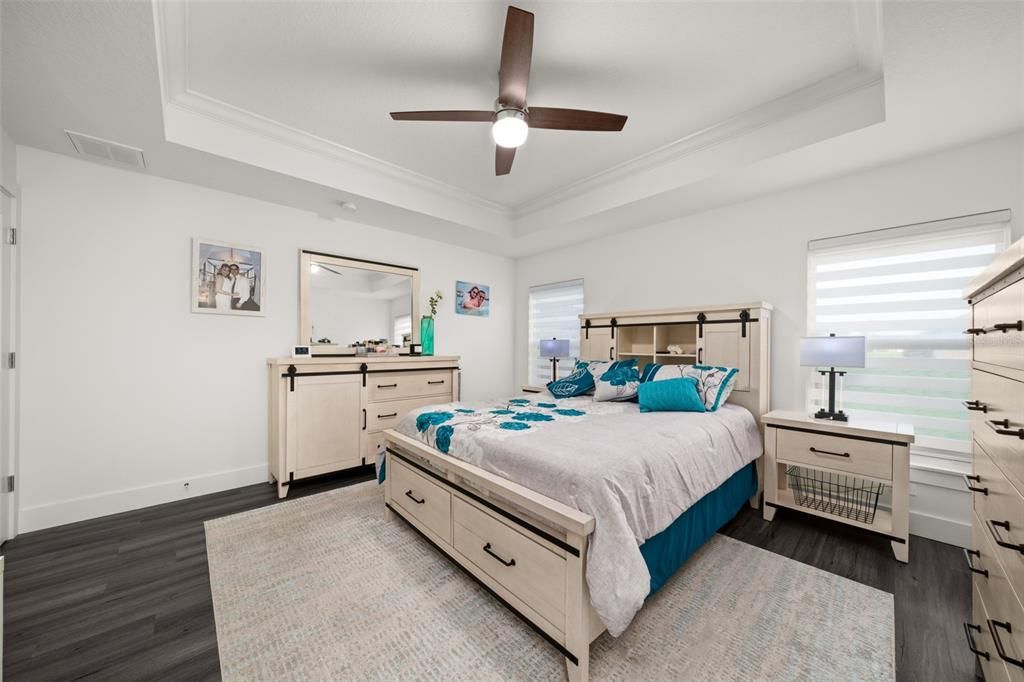 For Sale: $342,900 (3 beds, 2 baths, 1640 Square Feet)