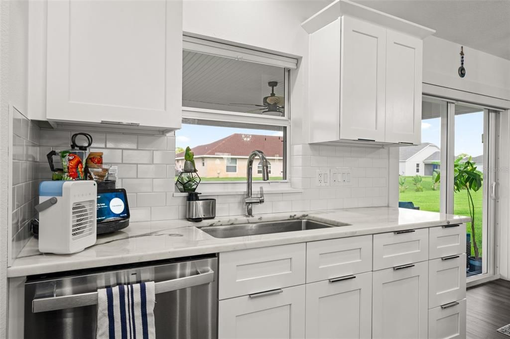 For Sale: $342,900 (3 beds, 2 baths, 1640 Square Feet)