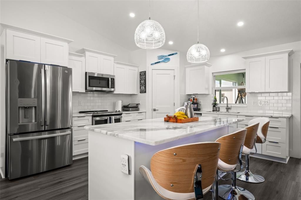 For Sale: $342,900 (3 beds, 2 baths, 1640 Square Feet)