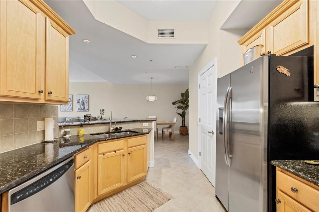 For Rent: $5,910 (3 beds, 2 baths, 2003 Square Feet)