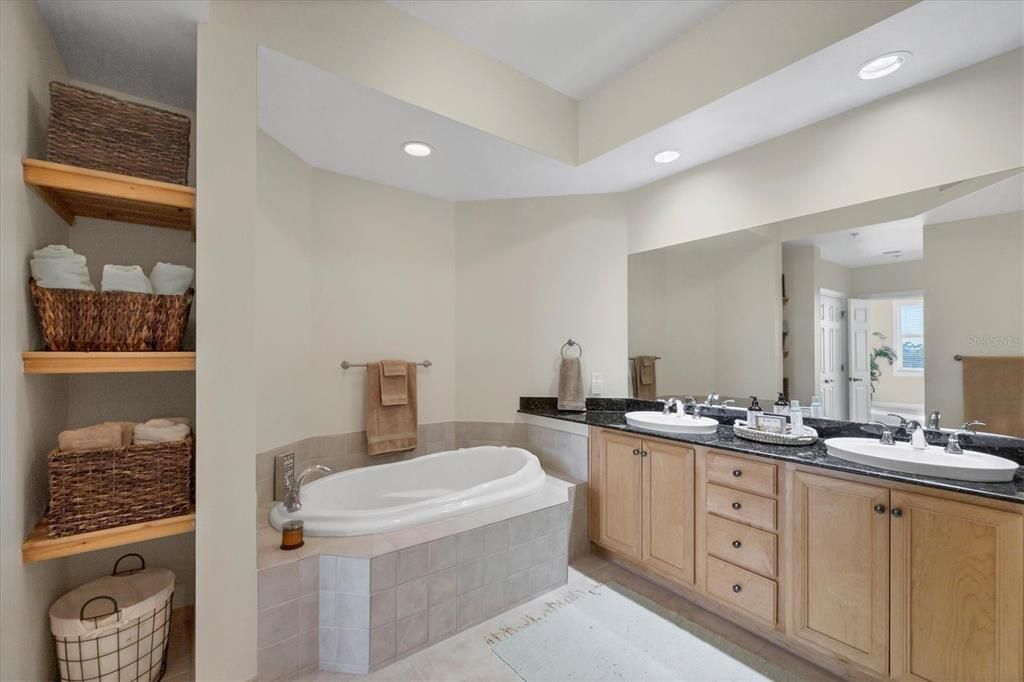 For Rent: $5,910 (3 beds, 2 baths, 2003 Square Feet)