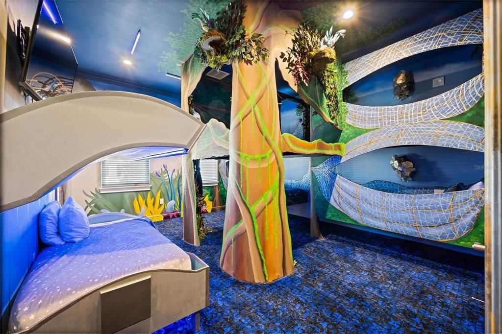 For Sale: $3,550,000 (10 beds, 10 baths, 8676 Square Feet)