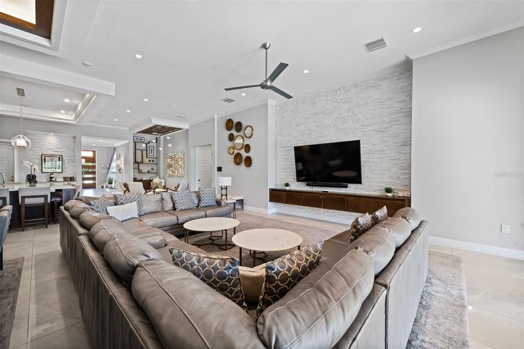 For Sale: $3,550,000 (10 beds, 10 baths, 8676 Square Feet)